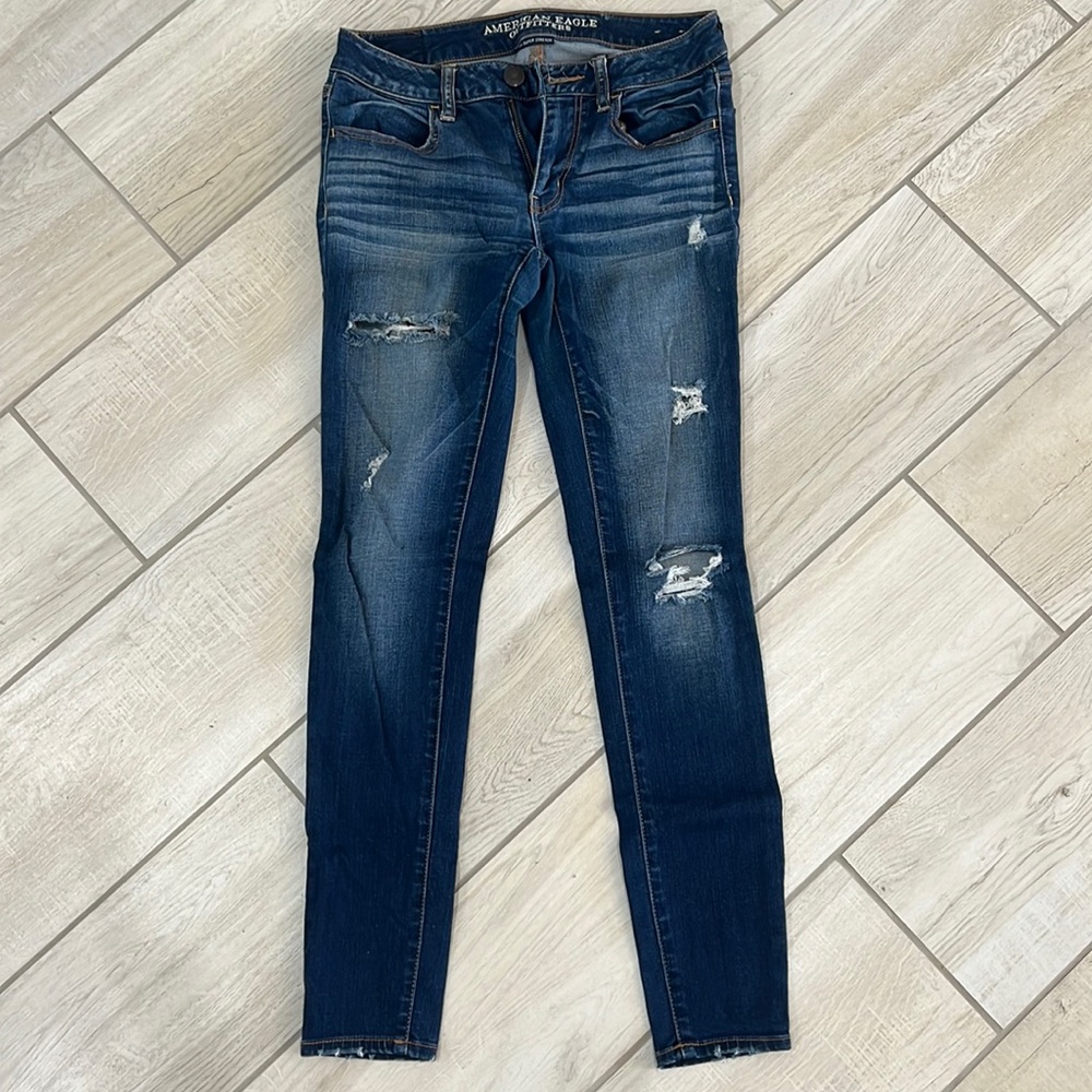 American Eagle Skinny Jegging Jeans